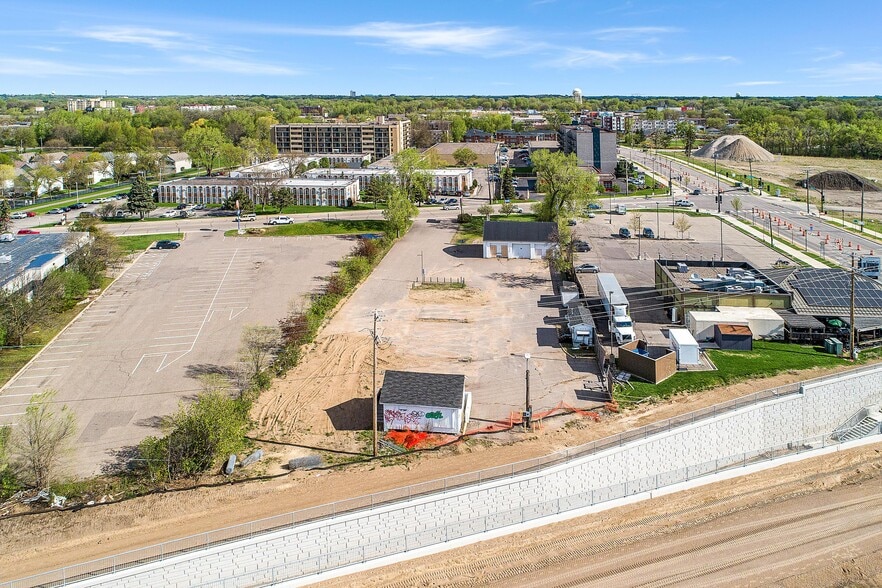 1102 2nd St NE, Hopkins, MN à vendre - Aérien - Image 2 de 3