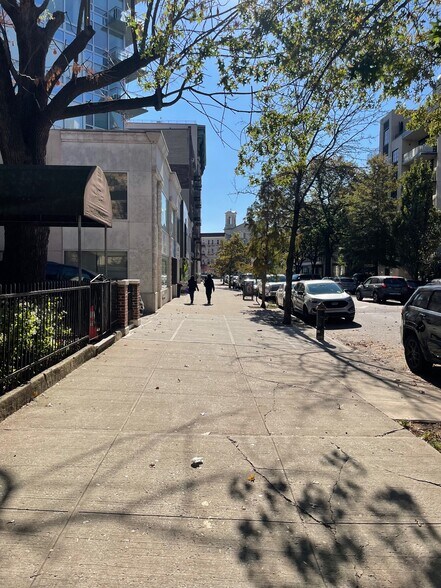 519 Clinton Ave, Brooklyn, NY à vendre - Photo du bâtiment - Image 3 de 4