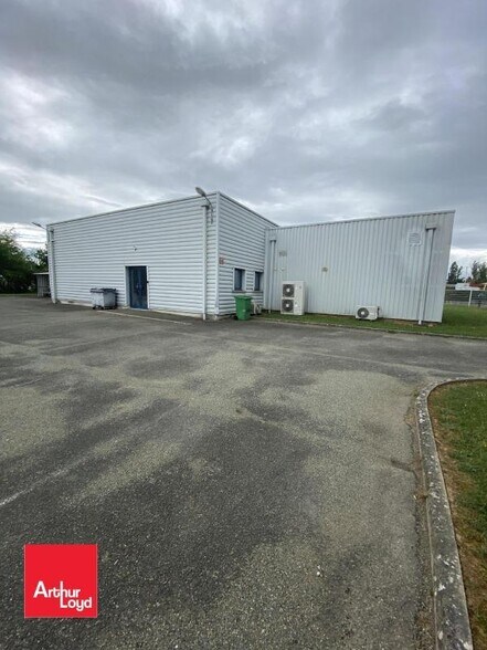 Flex in Chartres for sale - Building Photo - Image 3 of 3