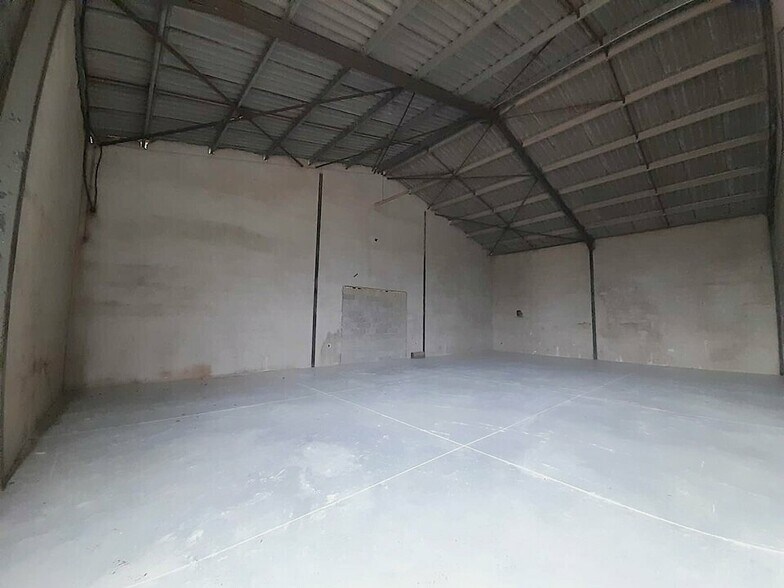 Industrial in Le Cannet-des-Maures for lease - Interior Photo - Image 3 of 4