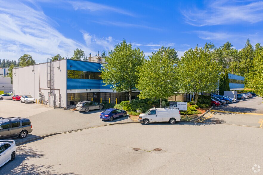 3680 Bonneville Pl, Burnaby, BC à louer - Photo du bâtiment - Image 1 de 3