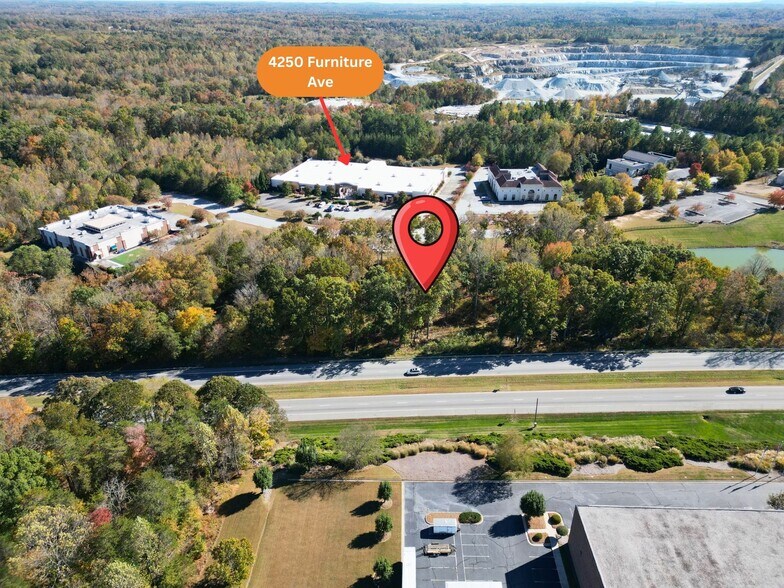 4251 Furniture Dr, Jamestown, NC à vendre - Photo du bâtiment - Image 2 de 4