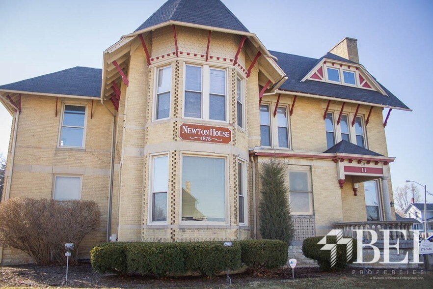 11 N Batavia Ave, Batavia, IL à vendre - Photo du bâtiment - Image 2 de 21