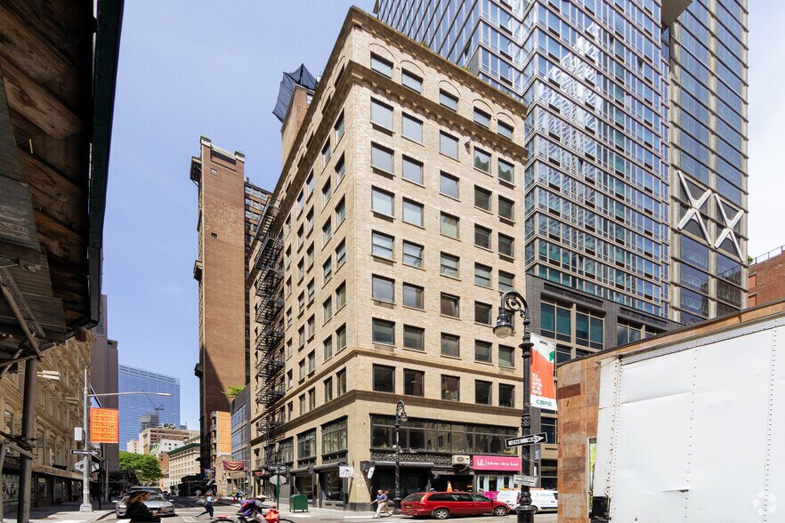 105-109 Nassau St, New York, NY for lease - Building Photo - Image 1 of 3