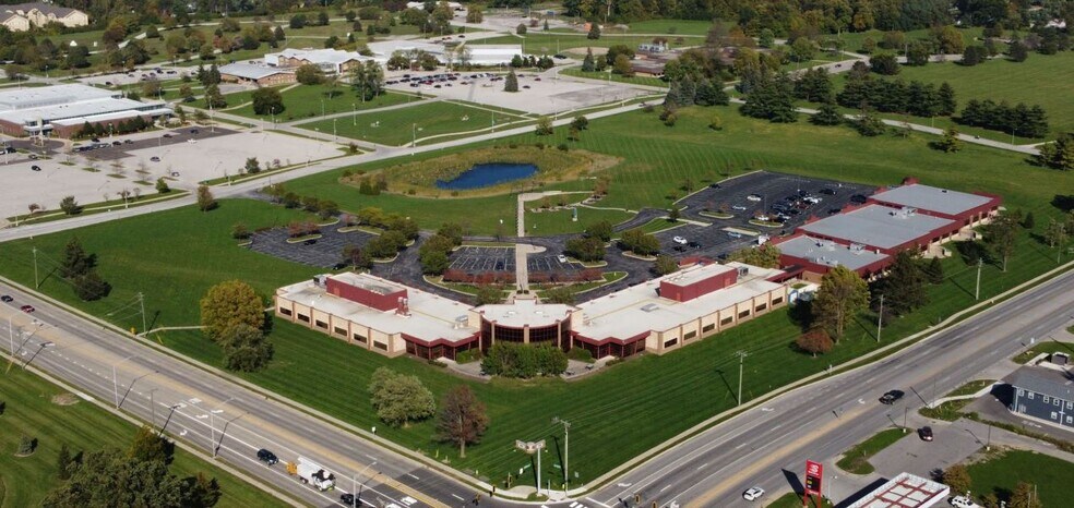 3201 Stellhorn Rd, Fort Wayne, IN à louer - Photo du bâtiment - Image 1 de 13