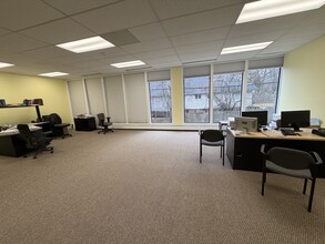 3500 Western Ave, Highland Park, IL à louer Photo intérieure- Image 1 de 2