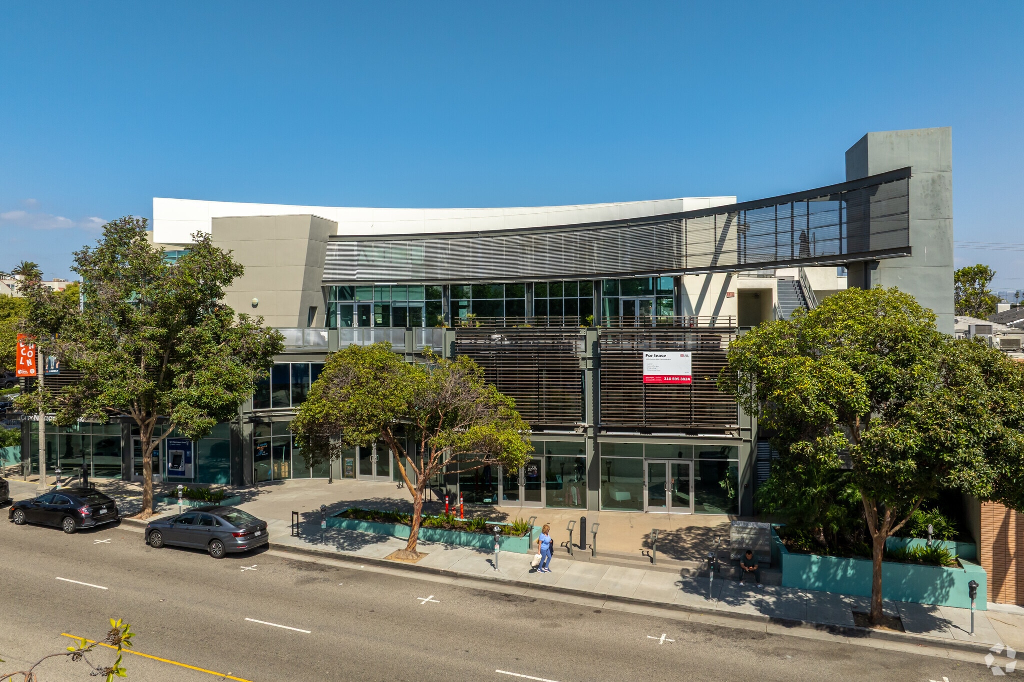 1315 Lincoln Blvd, Santa Monica, CA for lease Building Photo- Image 1 of 3