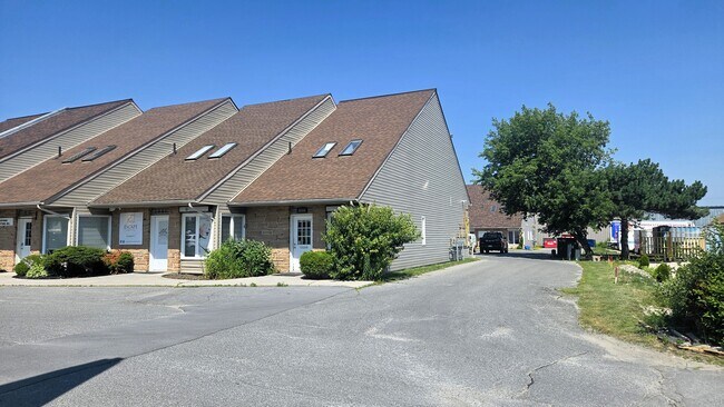 Plus de détails pour 1044-1058 Gardiners Rd, Kingston, ON - Bureau à louer