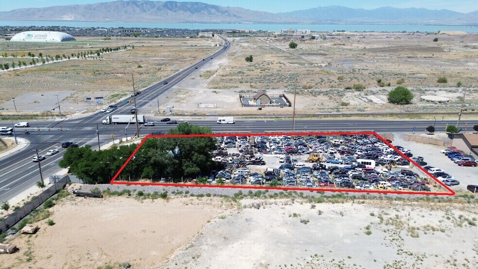 802 N Geneva Rd, Orem, UT à louer - Photo du bâtiment - Image 3 de 12