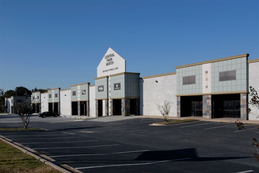 404 W Powell Ln, Austin, TX à louer - Photo du bâtiment - Image 3 de 6