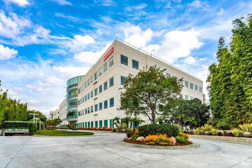 12100 W Olympic Blvd, Los Angeles, CA for lease - Primary Photo - Image 1 of 10