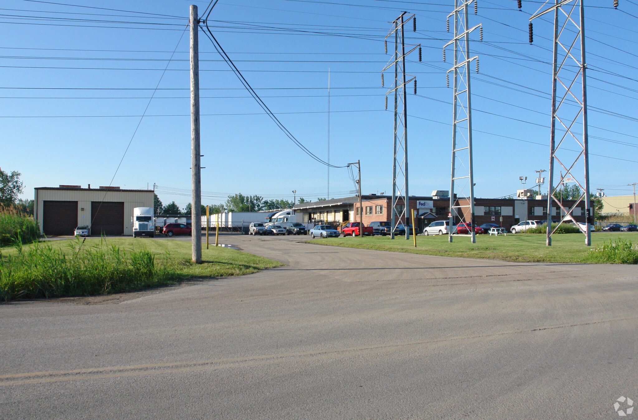 383 Sawyer Ave, Tonawanda, NY for lease Primary Photo- Image 1 of 5