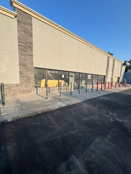 5701-5707 Troost Ave, Kansas City, MO à vendre - Photo du bâtiment - Image 3 de 12