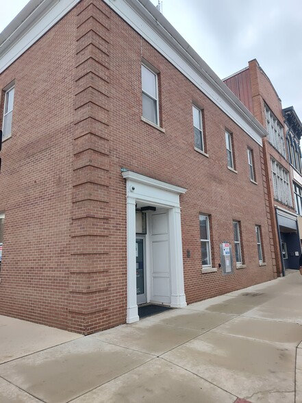 701 Perry St, Napoleon, OH for sale - Building Photo - Image 2 of 11