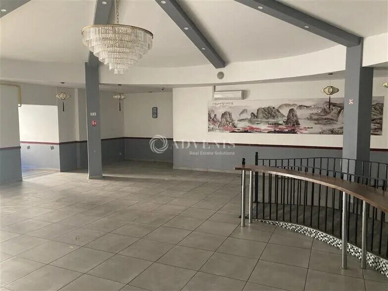 Retail in Nancy for lease - Interior Photo - Image 3 of 7