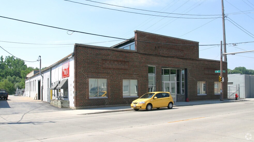 5329 W State St, Milwaukee, WI à louer - Photo du bâtiment - Image 2 de 6