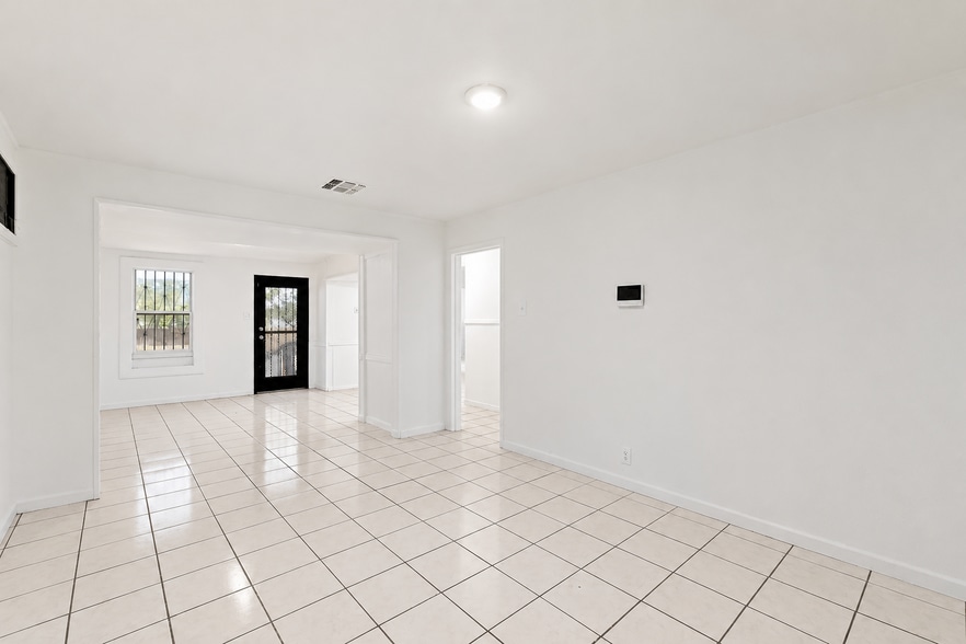 4166 Culebra Rd, San Antonio, TX for sale - Building Photo - Image 2 of 9