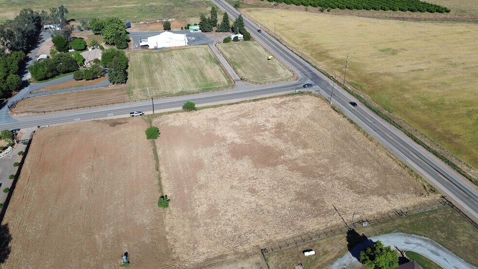 Herndon & McCall Aves., Clovis, CA à vendre - Photo principale - Image 1 de 2