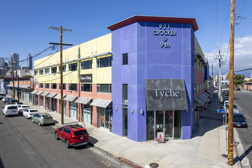 921 Crocker St, Los Angeles, CA for sale - Building Photo - Image 1 of 8