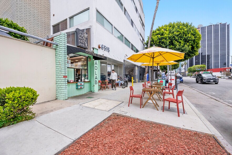 6515 W Sunset Blvd, Hollywood, CA à louer - Photo du bâtiment - Image 2 de 10