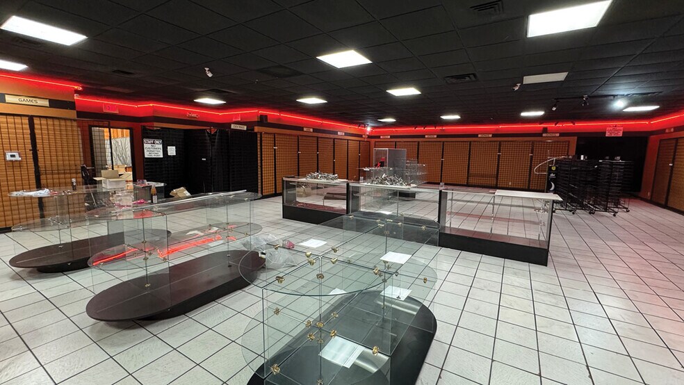 5110 University Blvd W, Jacksonville, FL à louer - Photo du bâtiment - Image 2 de 4