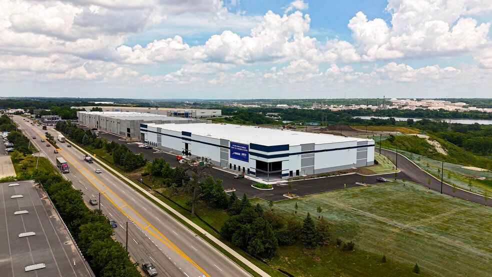 757 N Independence Blvd, Romeoville, IL for lease - Building Photo - Image 3 of 4