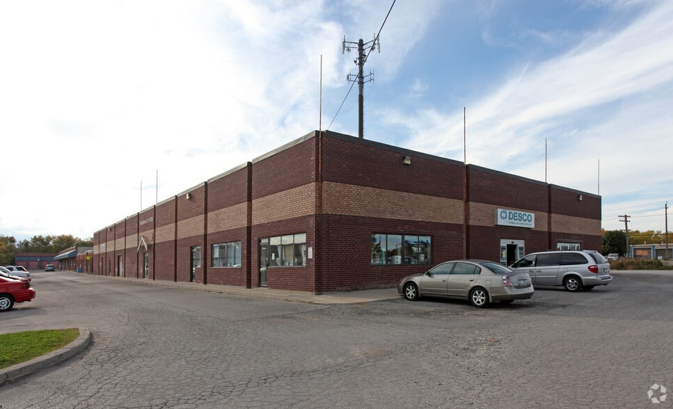 712 Wilson Rd S, Oshawa, ON à vendre - Photo principale - Image 1 de 1