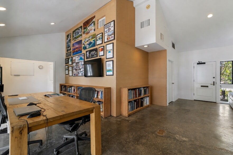 23501 Park Sorrento, Calabasas, CA for sale - Building Photo - Image 3 of 15
