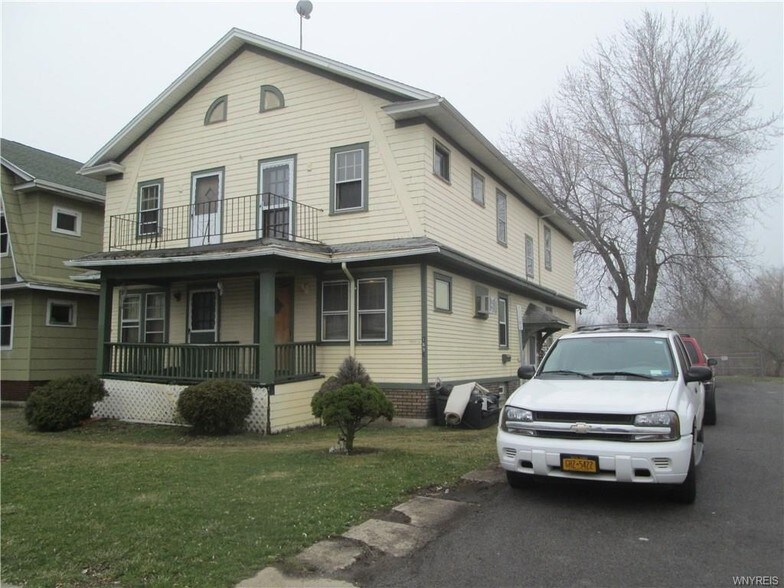 1697 Seneca St, Buffalo, NY for sale - Primary Photo - Image 1 of 8