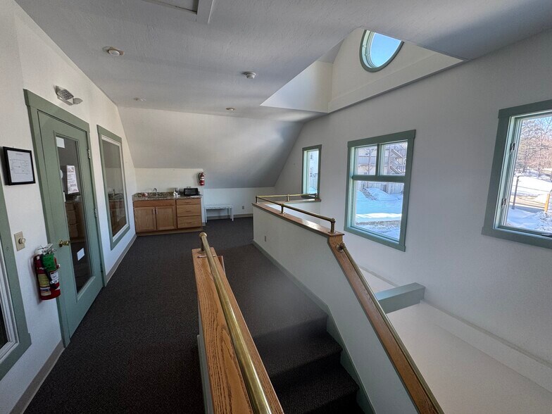 55 Main St, Bridgton, ME à louer - Photo du bâtiment - Image 3 de 4