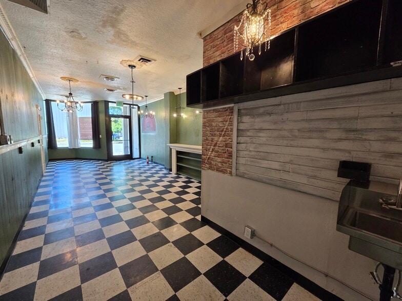 960-990 Commercial St SE, Salem, OR for lease - Building Photo - Image 3 of 5