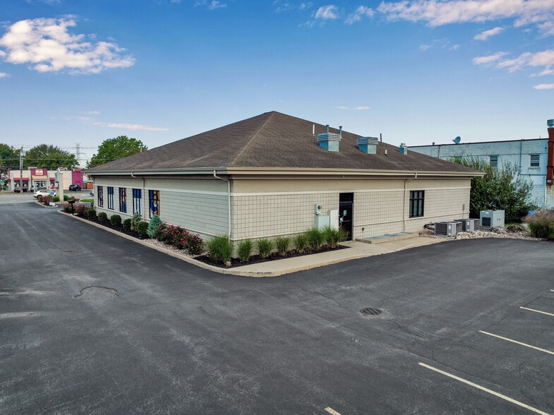 2099 Niagara Falls Blvd, Amherst, NY for sale - Building Photo - Image 3 of 12