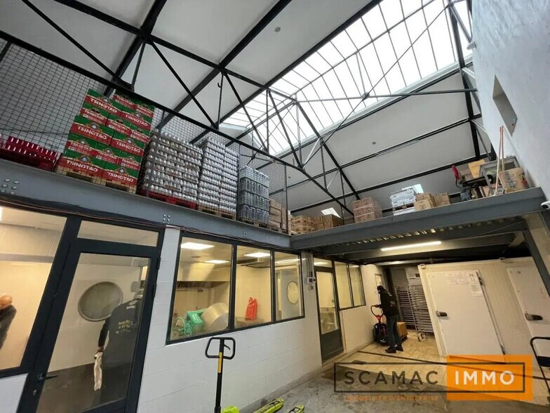 Local d'activités dans Champigny-sur-Marne à vendre - Photo du bâtiment - Image 2 de 11