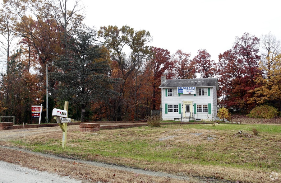 200 Clarke Ct, Fredericksburg, VA for sale - Building Photo - Image 2 of 12