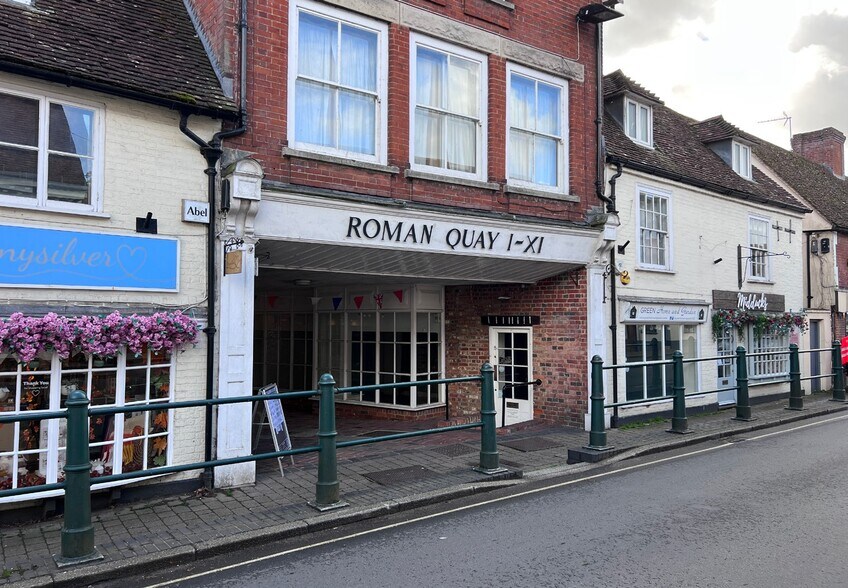 1-9 High St, Fordingbridge à louer - Photo du bâtiment - Image 1 de 3