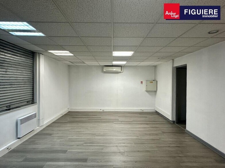 17 Avenue De Londres, Vitrolles for lease - Interior Photo - Image 3 of 10