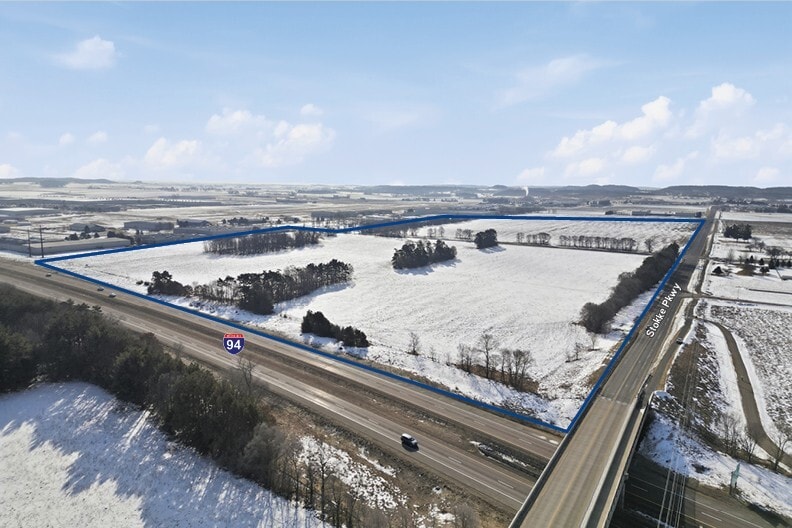 I-94 & Stokke Pkwy, Menomonie, WI à vendre - Aérien - Image 2 de 5