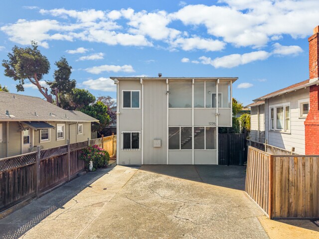 1226 Haskell St, Berkeley, CA à vendre Photo principale- Image 1 de 19