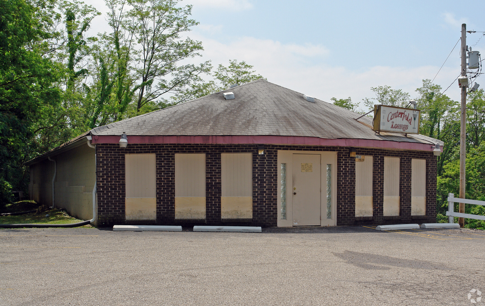 5854 Emerson Ave, Parkersburg, WV for sale Primary Photo- Image 1 of 1