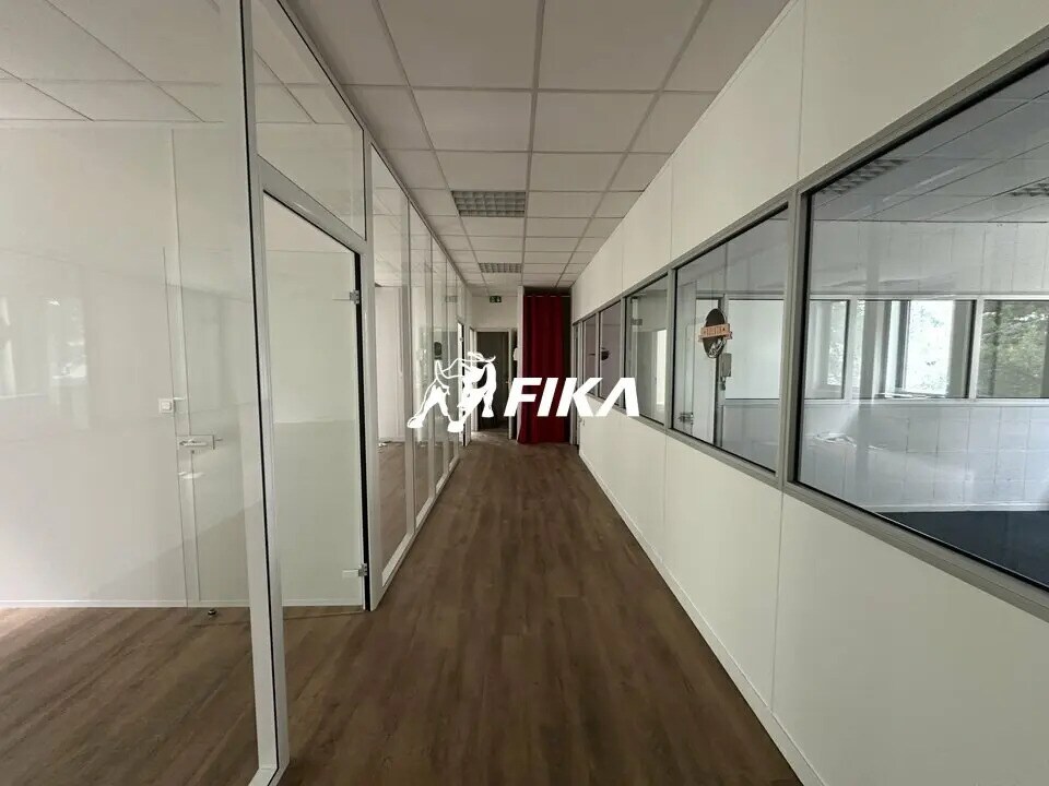 Office in Toulouse for lease Interior Photo- Image 1 of 48