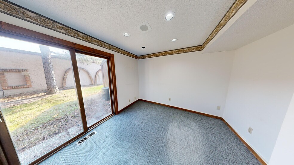 205-217 E Washington Center Rd, Fort Wayne, IN à louer - Photo du bâtiment - Image 3 de 18