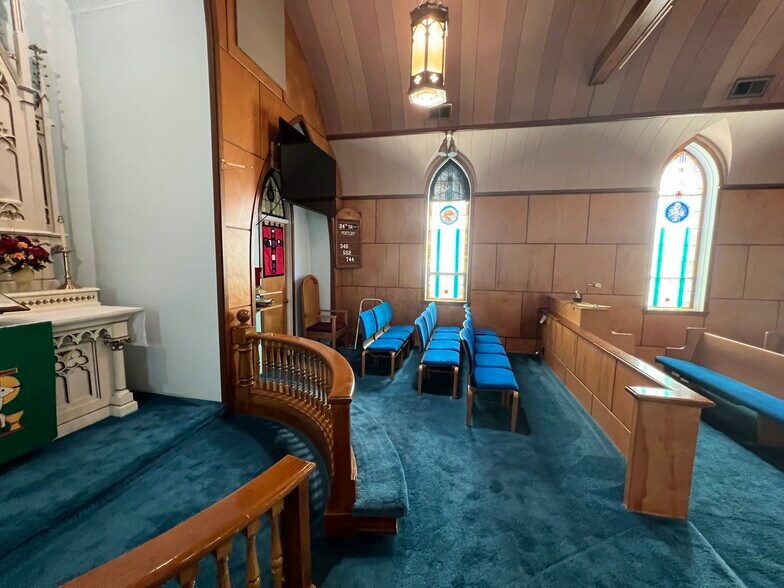 321 W John St, Newberry, MI à vendre - Photo du bâtiment - Image 3 de 24