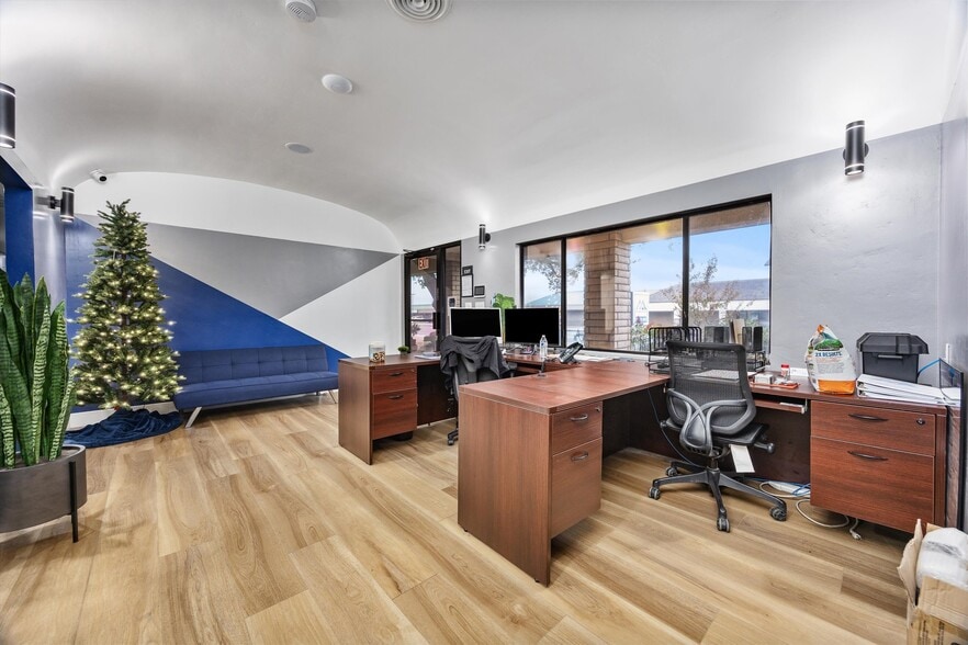 9831 Rosedale Hwy, Bakersfield, CA à vendre - Photo du bâtiment - Image 2 de 42