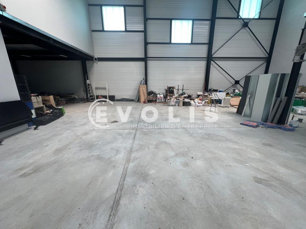 Flex in Courtry for lease Interior Photo- Image 1 of 10