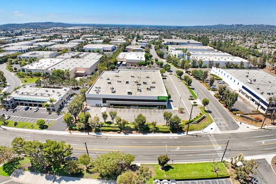 650 Columbia St, Brea, CA à vendre - Aérien - Image 1 de 6