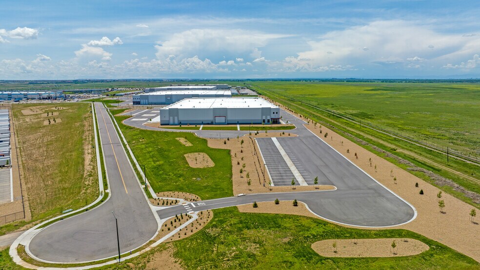 17195 E 85th Ave, Commerce City, CO à louer - Photo du bâtiment - Image 2 de 9