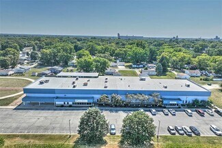 Plus de détails pour 2122 N 27th St, Decatur, IL - Flex à vendre