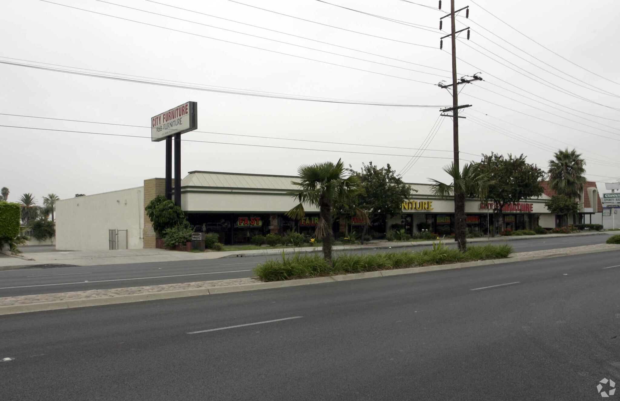 945 N Azusa Ave, Covina, CA à vendre Photo principale- Image 1 de 4