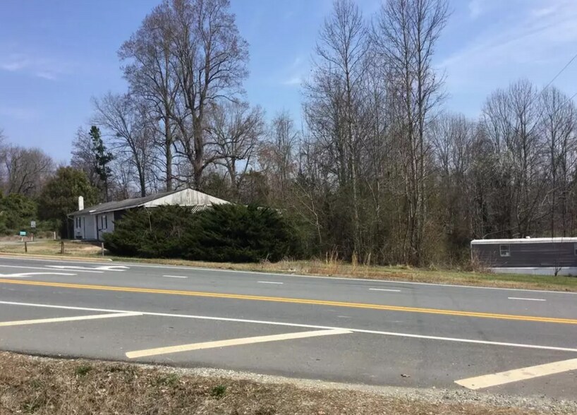 4105 Old Hillsborough Rd, Mebane, NC à vendre - Photo du bâtiment - Image 2 de 10