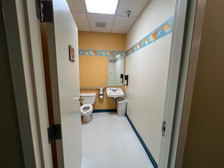 603 Washington Rd, Pittsburgh, PA à louer - Photo du bâtiment - Image 3 de 27